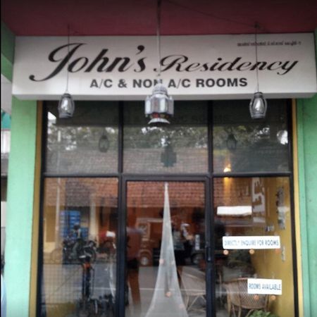 Hotel Johns Residency Kochi Exterior foto